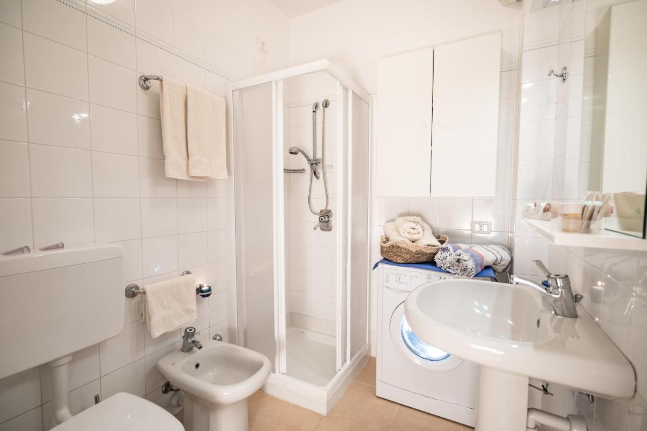 Le Vele Beth'S House Apartment เบรนโซเน ซูล การ์ดา ภายนอก รูปภาพ