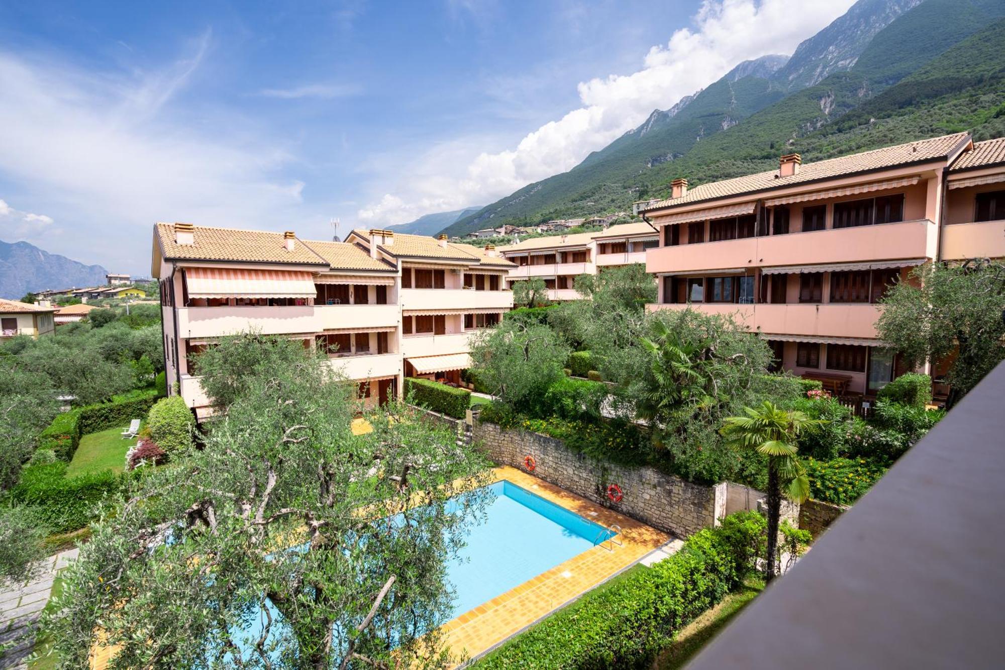 Le Vele Beth'S House Apartment เบรนโซเน ซูล การ์ดา ภายนอก รูปภาพ